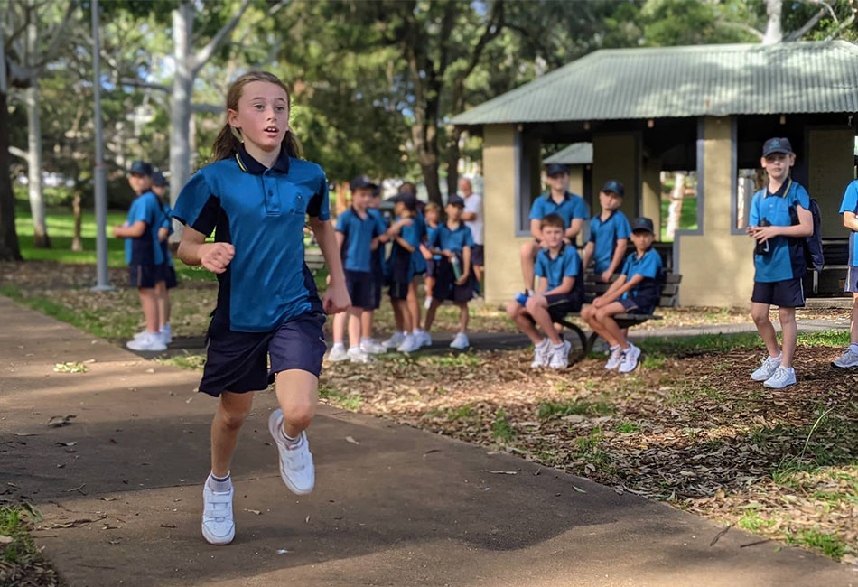 Cross_MAIN Student from St Aloysius Cronulla running cross country