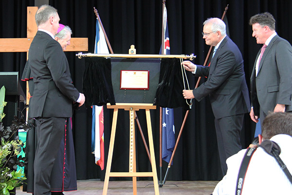 DLSC_plaquereveal Principal Peter Buxton, Archbishop Anthony Fisher OP, Prime Minister Scott Morrison and Sydney Catholic Schools Executive Director Tony FarleyDe La Salle Caringbah Plaque reveal