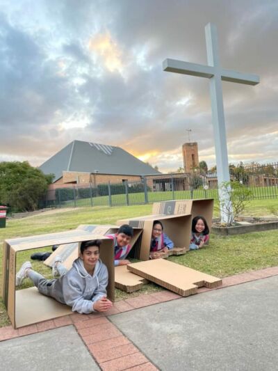 Students from Holy Spirit Catholic Primary School Carnes Hill getting ready for Sydney Catholic Schools' 2022 Family Winter Sleepout at Home event